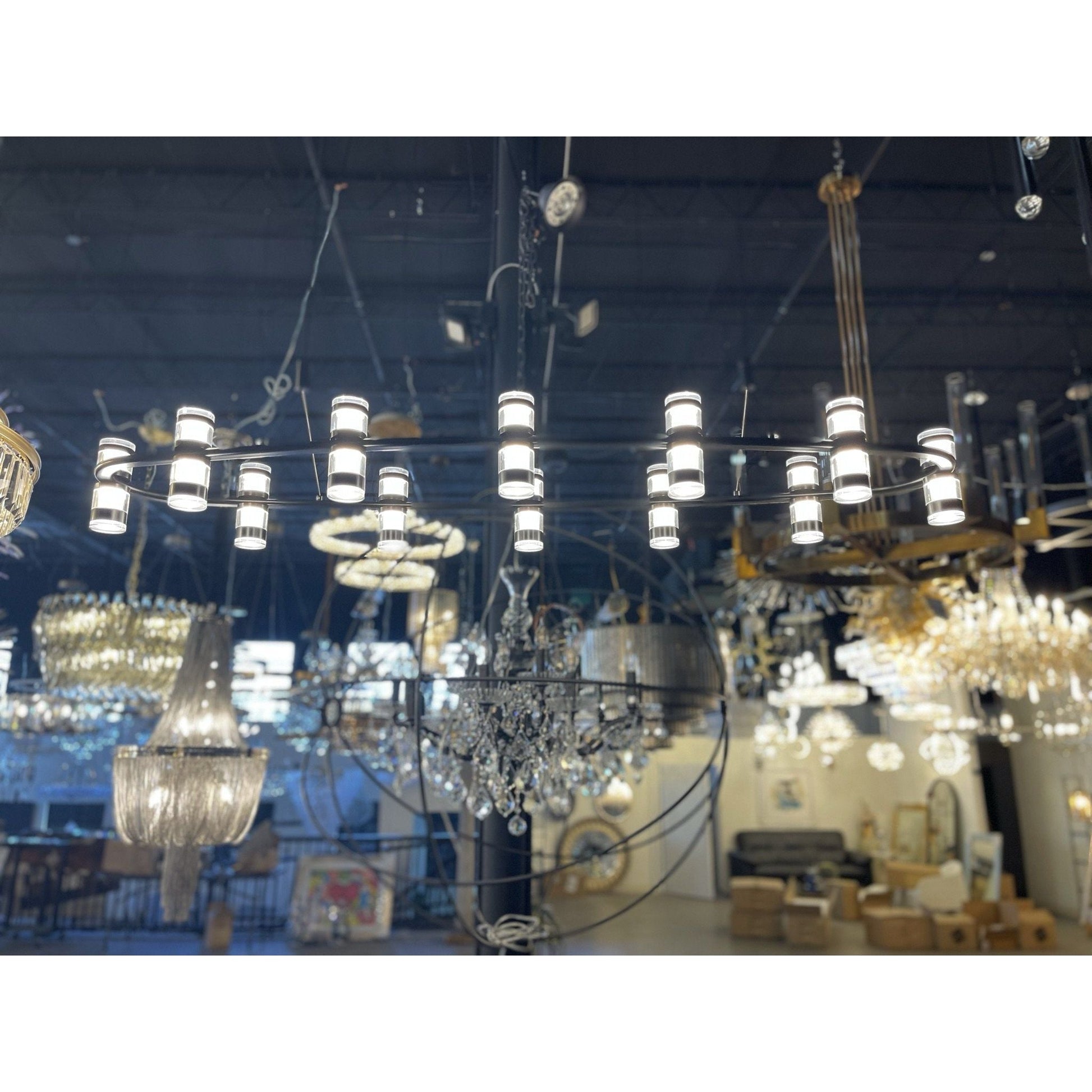 Arcanite Round / Oval LED Ring Chandelier - Italian Concept - 
