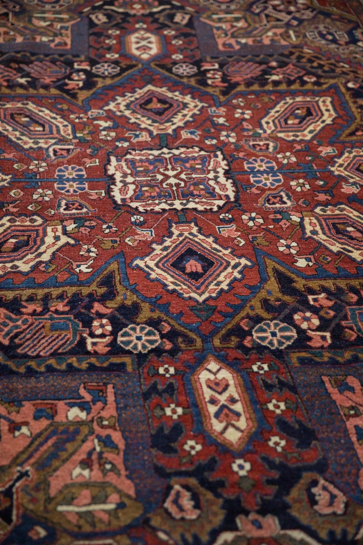 7.5x10.5 Vintage Heriz Carpet