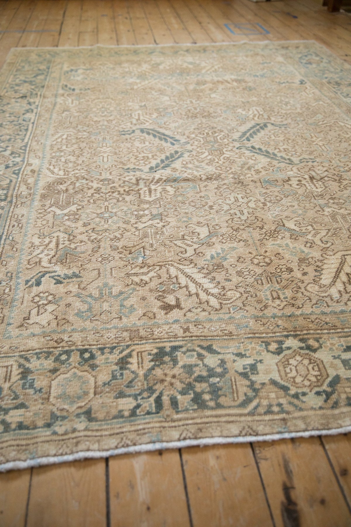 7.5x9.5 Vintage Distressed Heriz Carpet